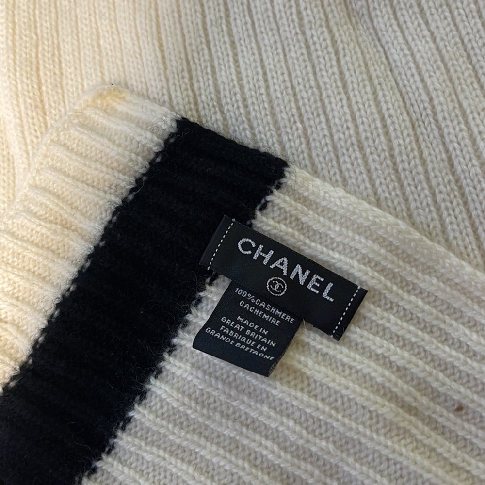 Chanel 100% Cashmere Scarf - Picture 2 of 2